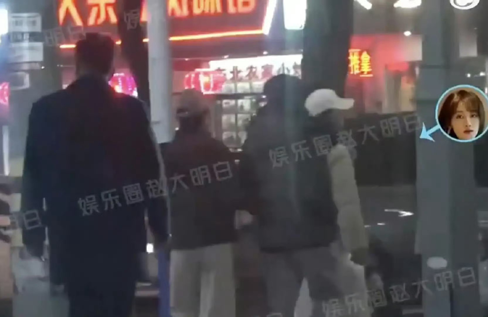刘涛带儿子女儿和蓝盈莹聚餐，一双儿女都身材高挑，不进娱乐圈可惜了！ 