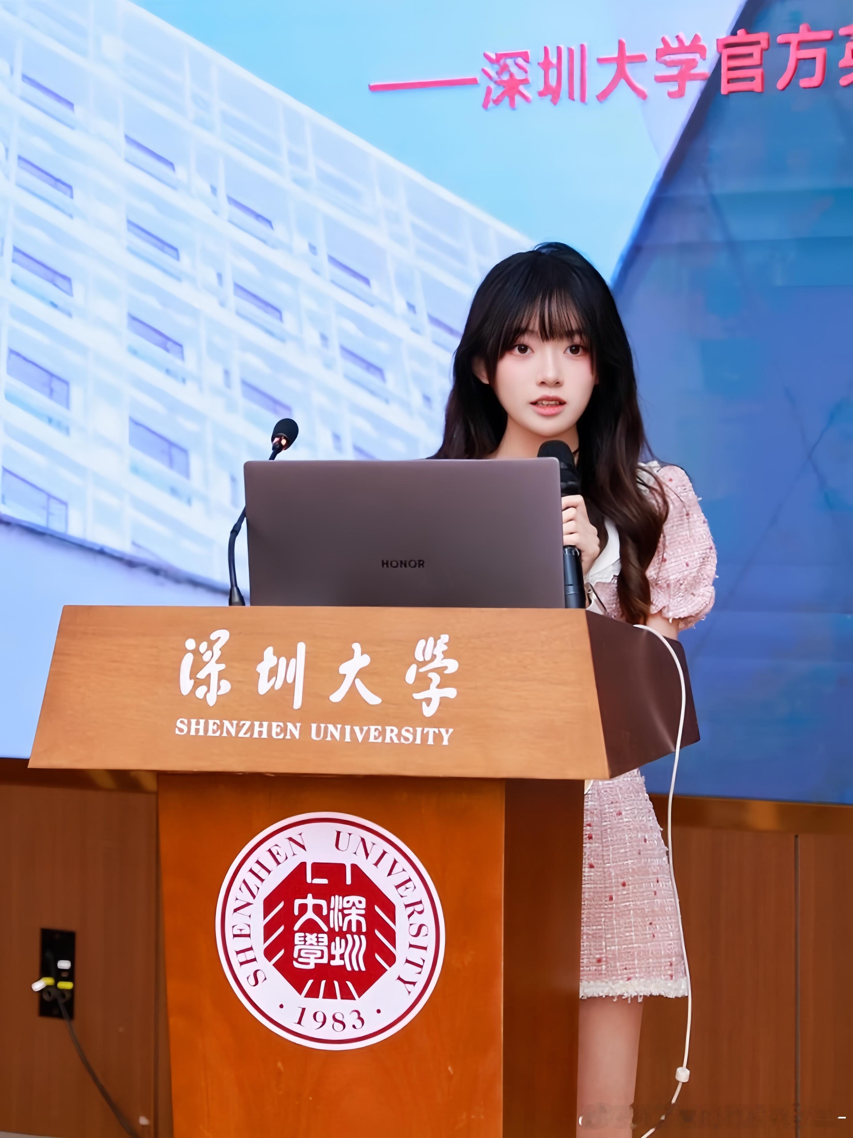 不想被定义 才能创造意义向梦想招手 就有人伸出援手[送花花][送花花][送花花]