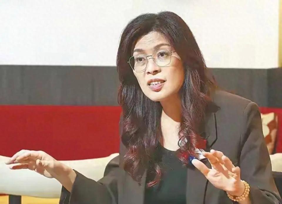 大陆很多人不喜欢郑丽文，因为她“只反‘台独’，不说统一”，就像很多人不喜欢马英九