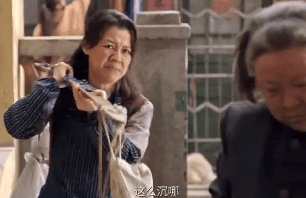 妈妈辈早就拒绝月经羞耻本来对于女性来说，月经就是很正常的事情，没有必要有羞耻感，