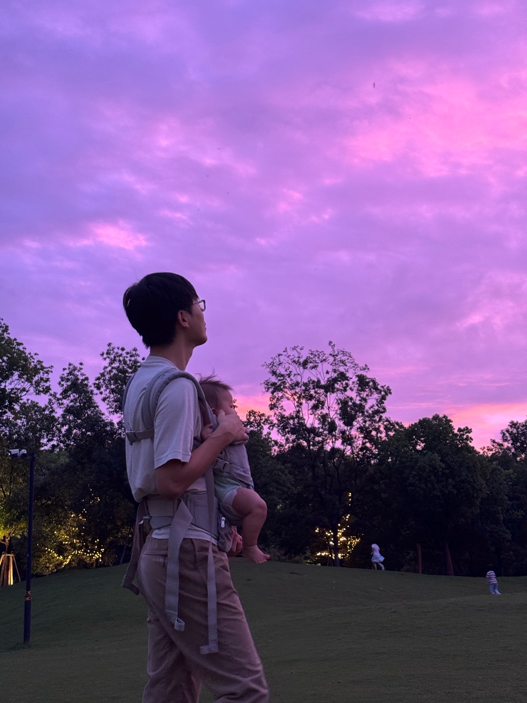 雨后的玉鸟集，和宝宝一起欣赏了绝美晚霞。 