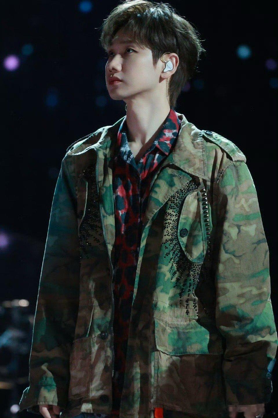 汪苏泷汪苏泷的沈阳攻略太地道了辽宁春晚不用做攻略！汪苏泷已经把最好玩最好吃的沈阳