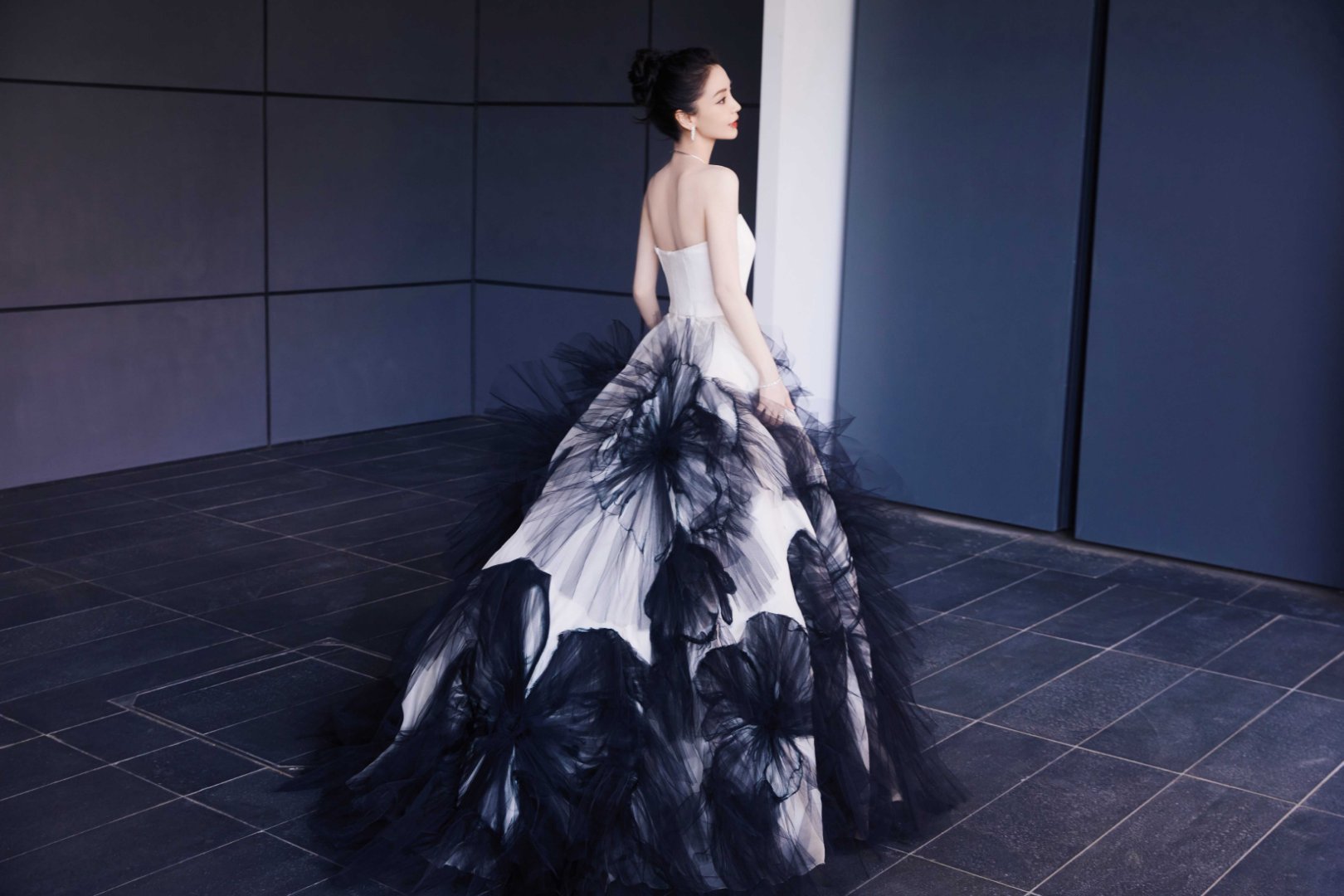 angelababy angelababy 因为你，开始相信努力的意义，也学会在