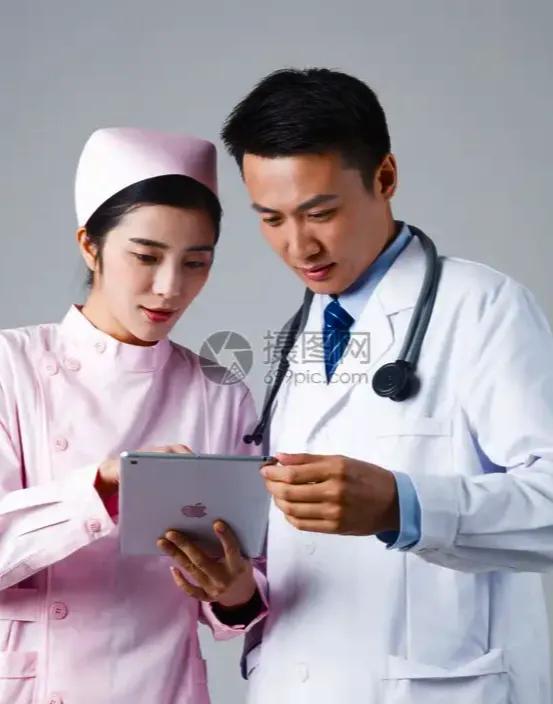 方圆天地，为头条联友对联｀
开卷有知，知今知古，
出门游学，学外学中。