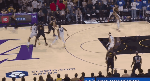 湖人多次获利还是输球了，东契奇连续犯错没办法



湖人主场迎战魔术比赛，最后时