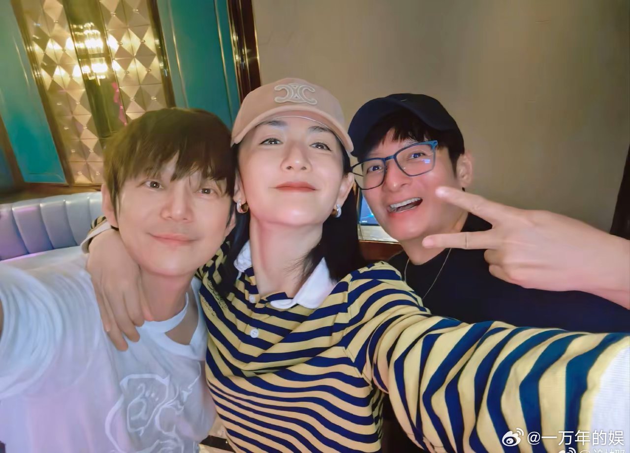 谢娜网上没赢过，现实没输过，不是因为她有多完美，而是她身边始终有人给她撑腰。谢娜