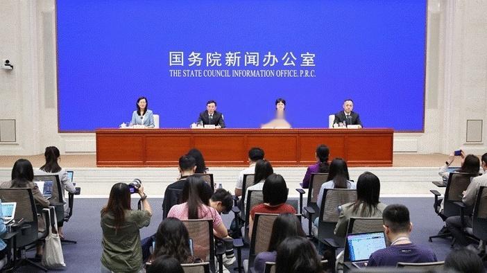 工信部点赞比亚迪打破技术瓶颈比亚迪的刀片电池和兆瓦闪充短时间内还没有第二个厂家搞