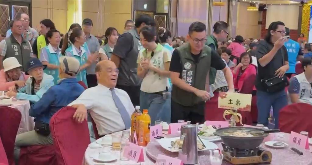 苏贞昌进场打断川伯“对中立选民很扣分” 他忆当年被圈粉：如今剩倨傲
国民党新北市