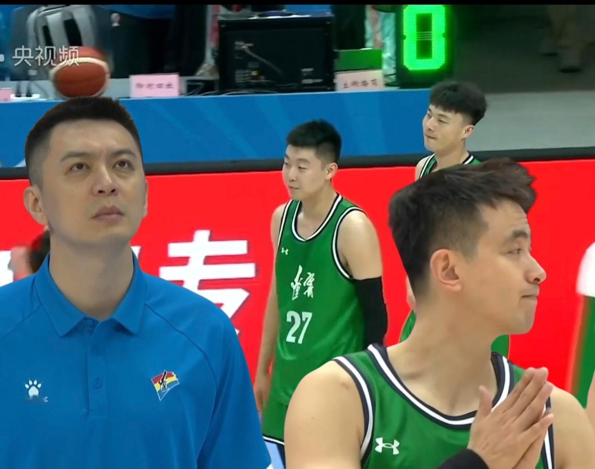 25岁的大牙就是张镇麟完美的替代者！绝对不是夸大其词，假以时日，只要大牙把防守提