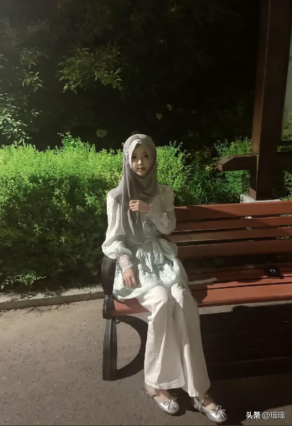 穿了短丝吧
