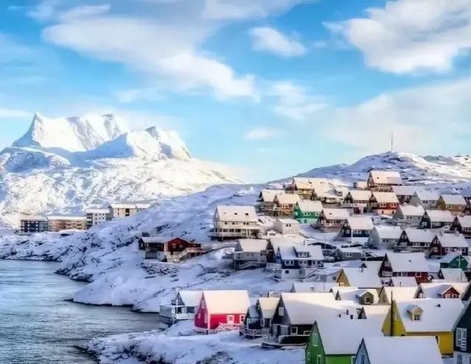 2019年起，美国围绕格陵兰到底在下怎样一盘北极棋？
 
特朗普当年抛出约700