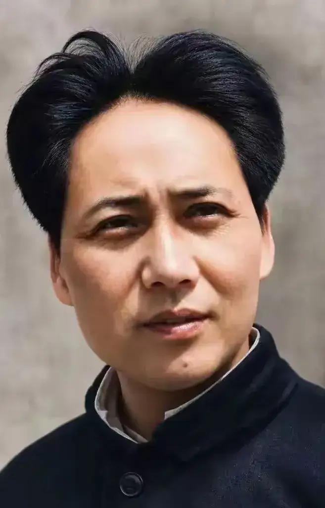英俊潇洒，
风流倜傥，
玉树临风才高八斗。
顶天立地扭转乾坤！
气宇轩昂傲世九重