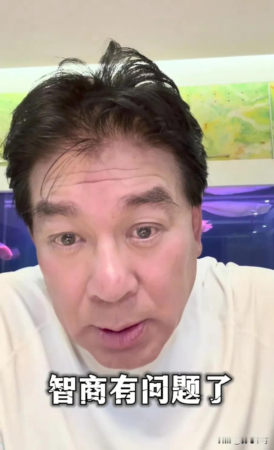 朱时茂自爆被诈骗了。一开始冒充熟人加的微信，先以急事为由被骗2000块钱，

后