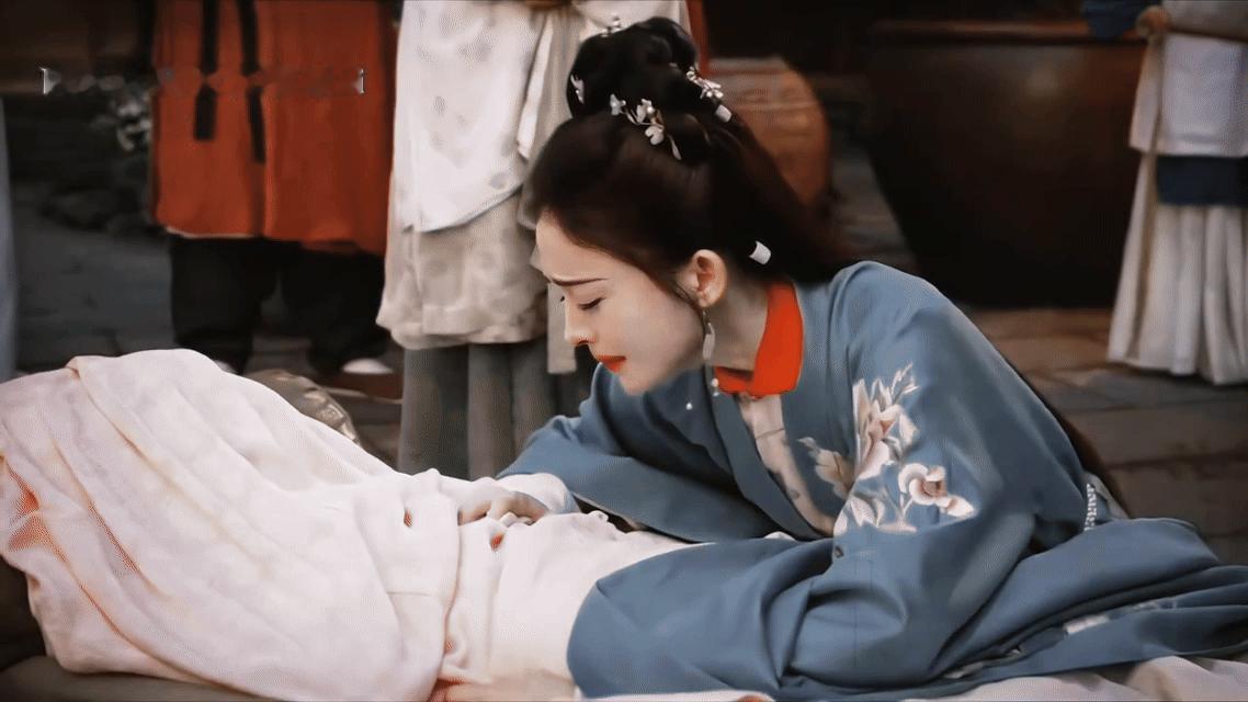 她故意示弱他心知肚明 娜扎侯明昊这段对手戏张力拉满！荣善宝不想陆江来涉险故意撒娇