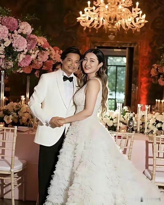 莫华伦娶了王冰冰，两个人相差31岁，两人之前还是师生关系，莫华伦是老师，王冰冰是
