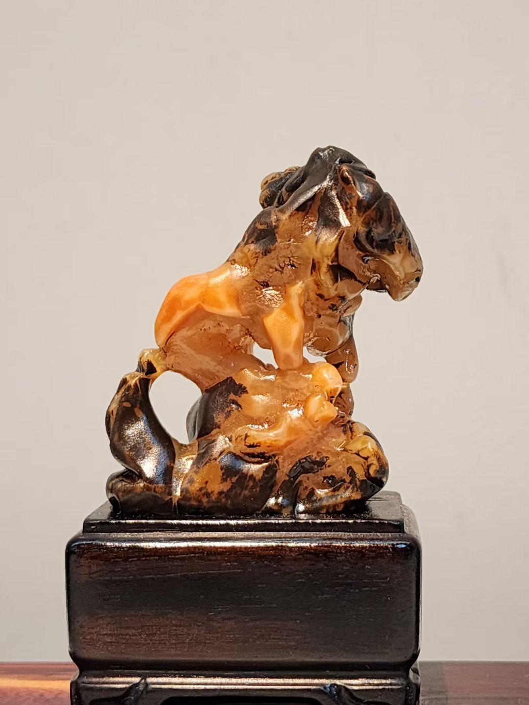 祝大家在新年里马到功成。[送自己一朵花]