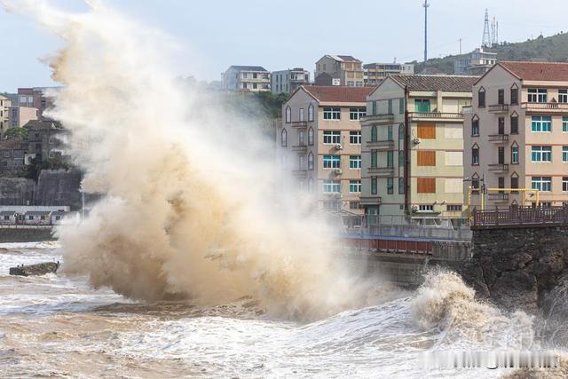 沿海台风天真实感悟：风雨来袭，平安永远是第一位
 
身在沿海，每年夏天都要和台风
