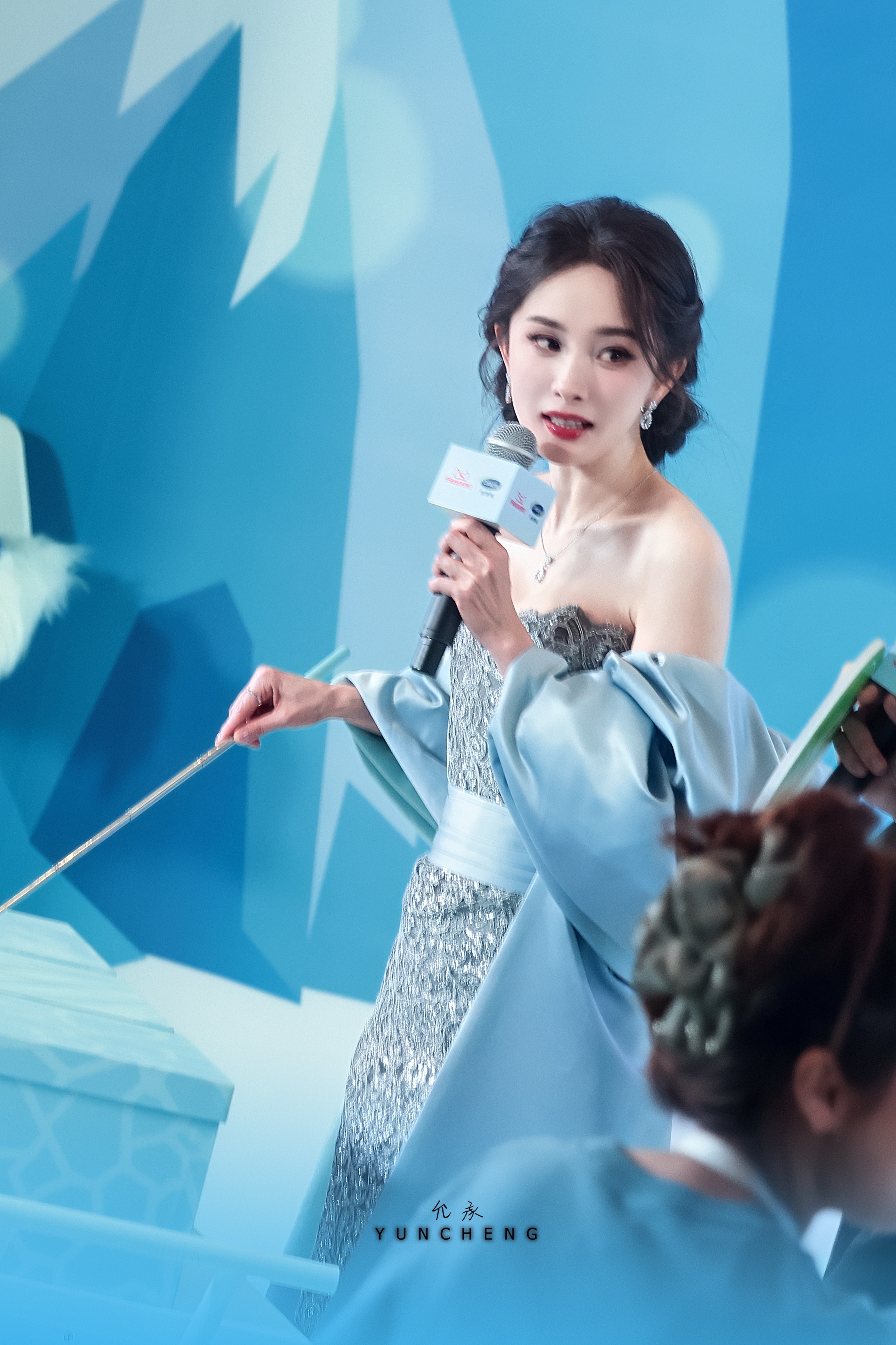 2025.12.04上海丝塔芙活动美到静止，定格盛世🦋杨幂 我都僵硬了杨幂杨幂