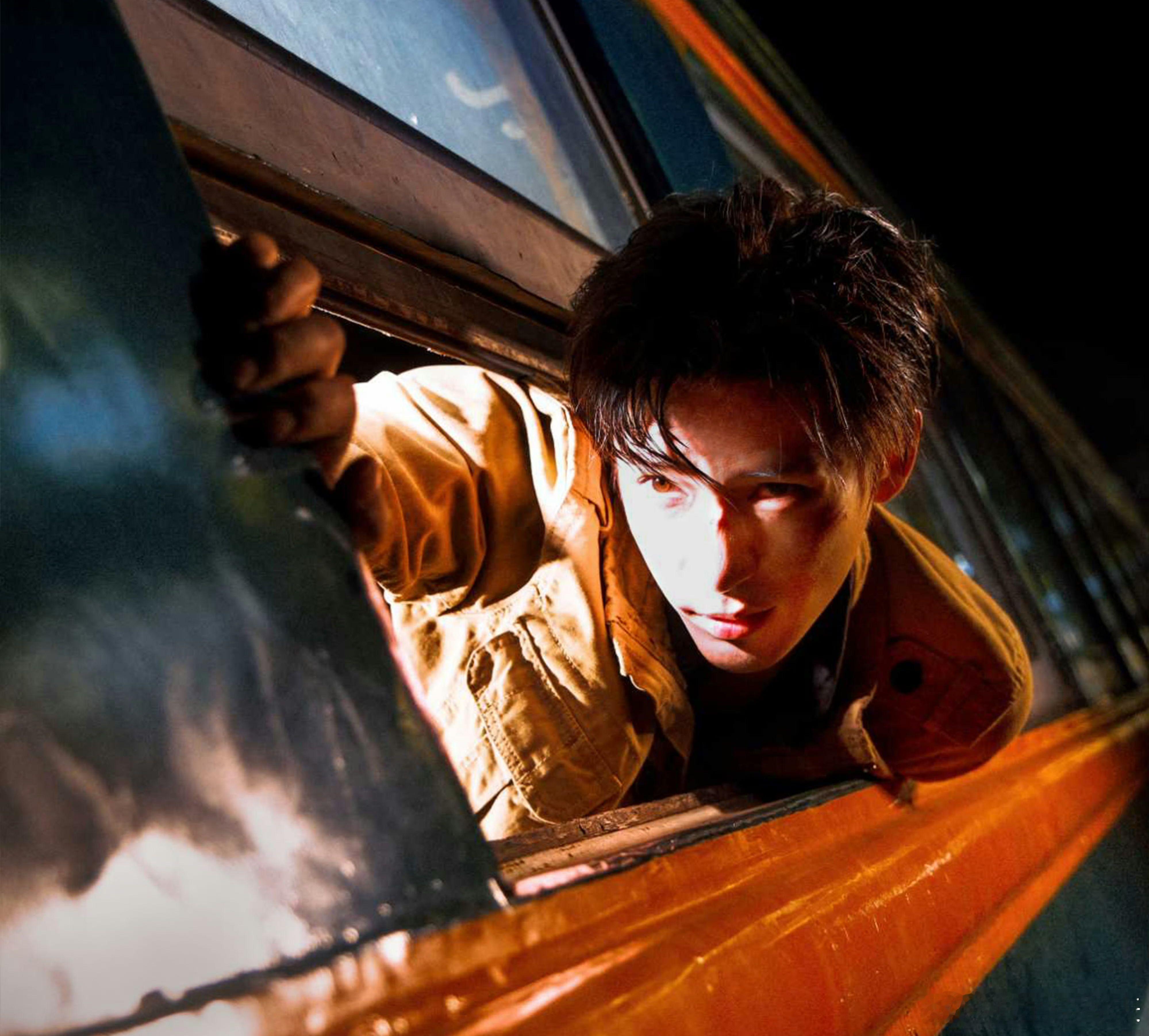 金鸡电影节开幕短片可太会选人了！我宣布《奔赴光影》里王安宇的镜头直接封神！出租车