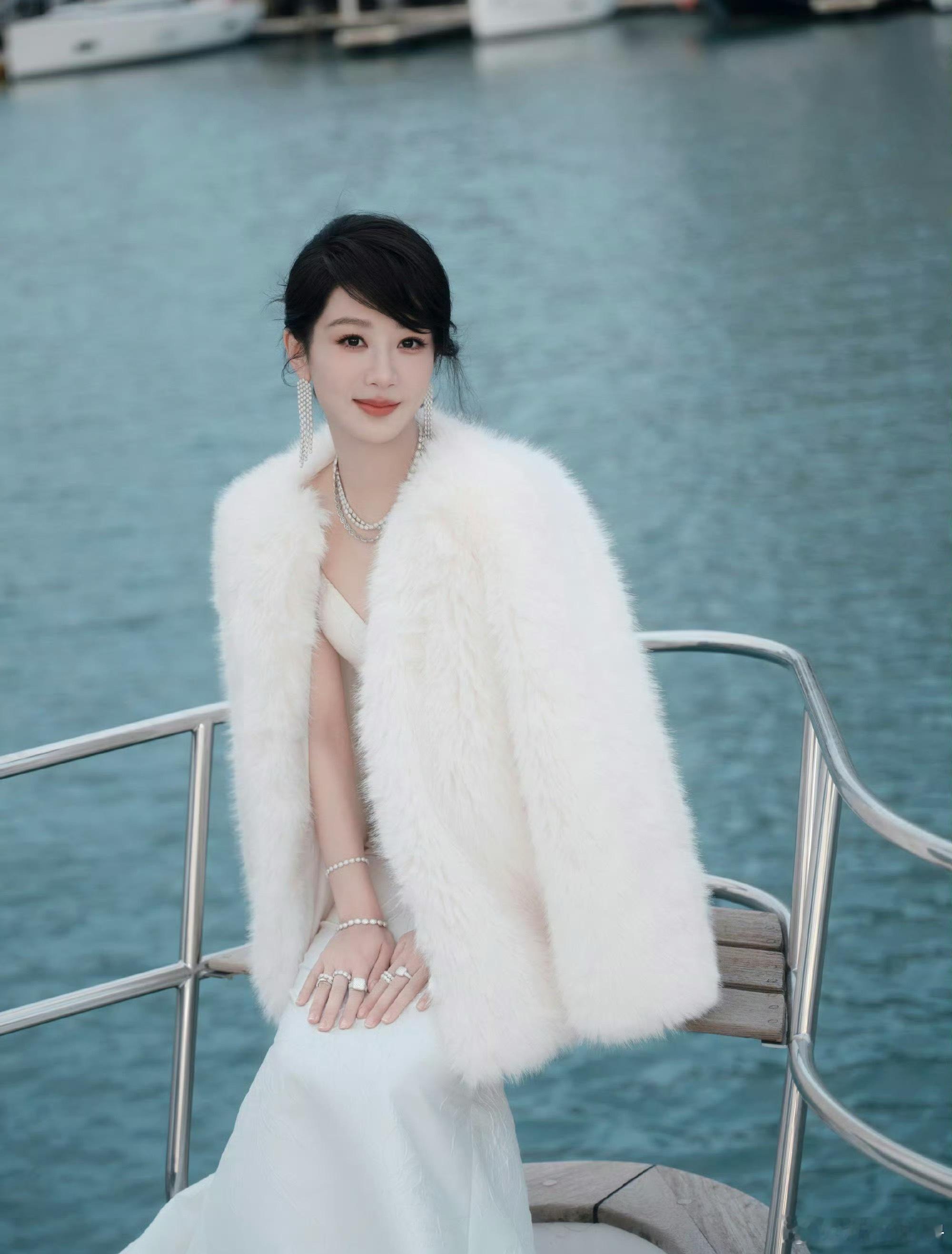 杨紫讲关于玉兰花开君再来紫妹：进新剧组拍摄顺顺利利新剧快点播啊😆