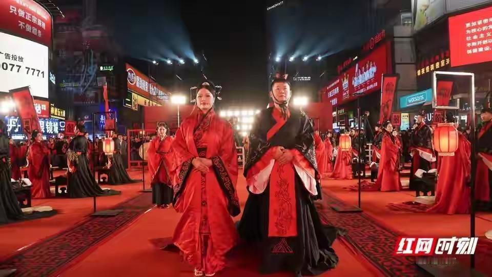 命运奇缘！汶川地震被救女孩，12年后与施救军人在长沙偶遇，从“救一命”到“守一生