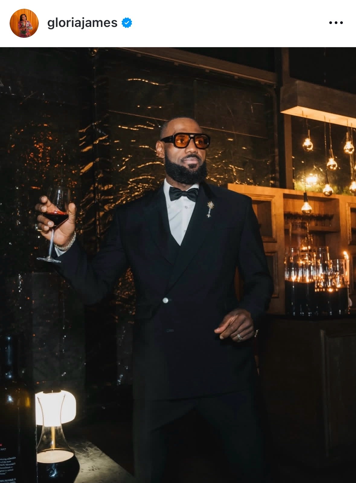 詹姆斯的妈妈更新ins：生日快乐，我的孩子！🎂🎉🎊愿上帝整年都护佑你平安顺