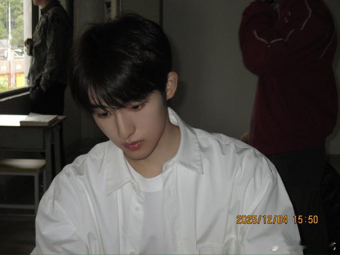 董思成今天是太阳雨CCD 董思成今天是太阳雨CCD.📸真的是太期待我们的陈砚周