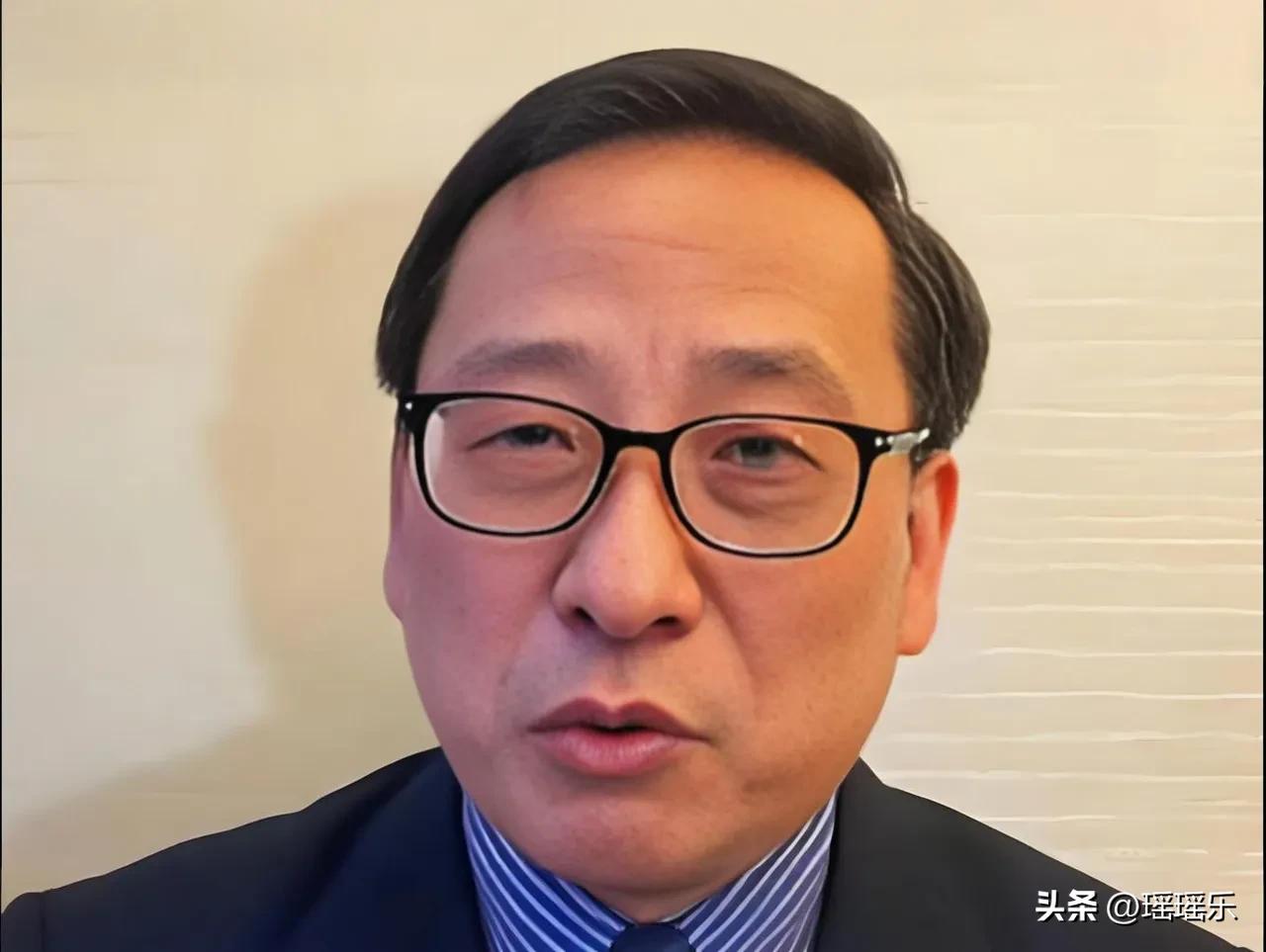 高志凯说我们太老实了，总是在我们自己的岛上跟别人谈“这岛归谁？”。

他提出一个