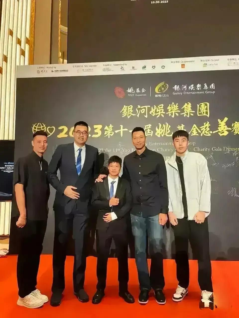 如果不把苏炳添放进去，我还以为四人中最高的也就190