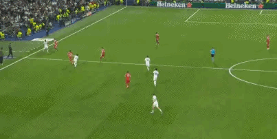 欧冠焦点大战，皇马1-2拜仁。拜仁终结对皇马9场不胜事实证明哪怕低迷期的皇马，在