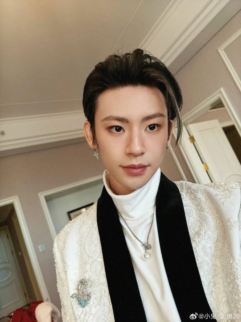 小鬼连夜背梗不如黄子现挂 音你而来这是什么神仙场面！小鬼准备的梗全成了无用功，黄