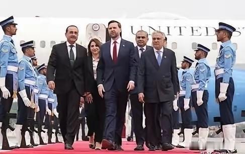 据伊朗塔斯尼姆通讯社20日报道，尽管美国总统特朗普宣布副总统万斯及其他美国谈判团