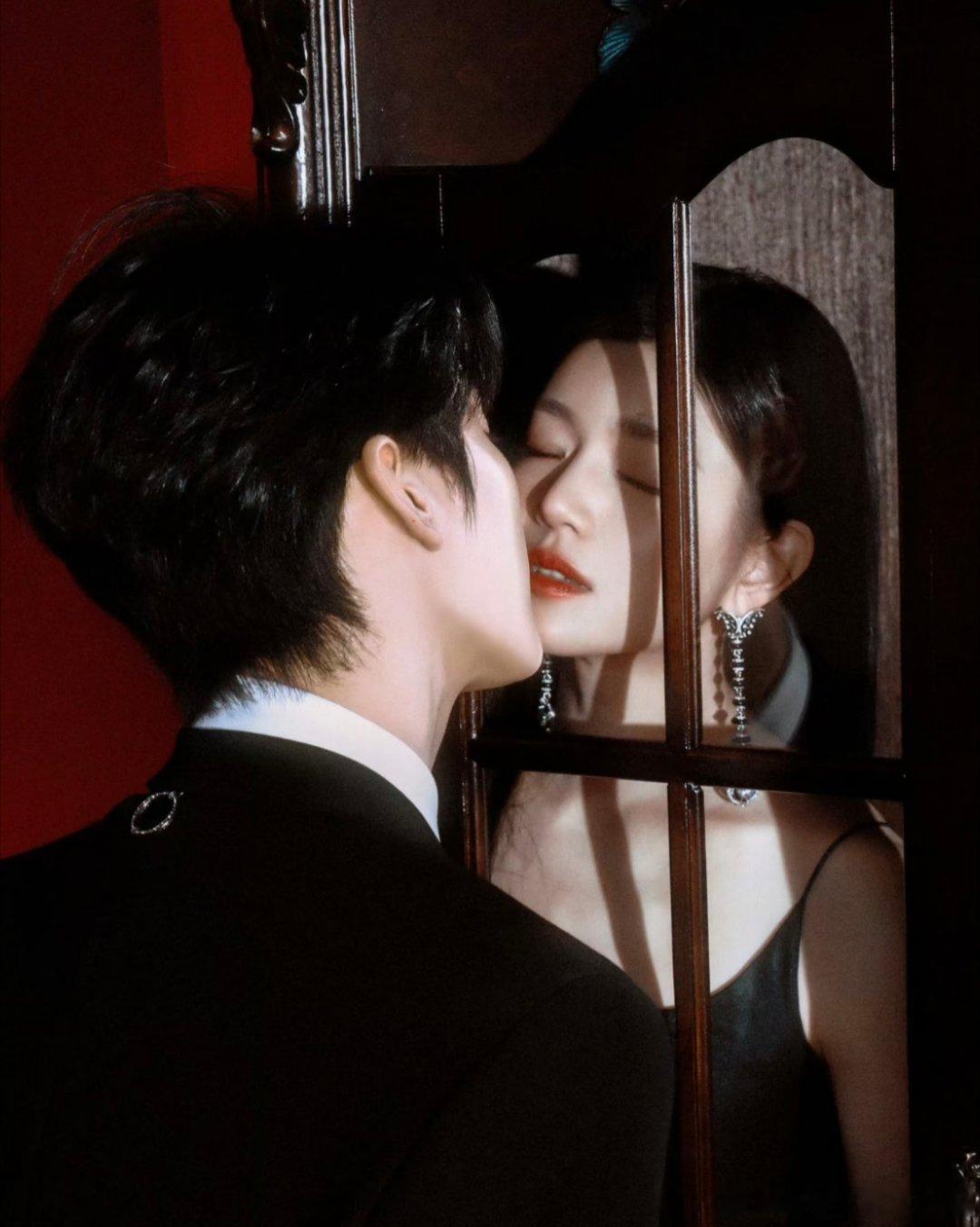 陈妍希的温柔与柯姓先生的守护撞个满怀缘分藏在名字的羁绊里双向奔赴的暖意最动人原来