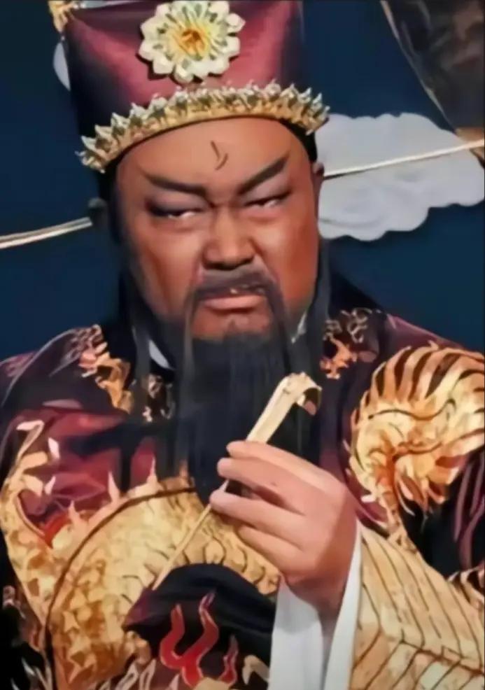 1053年秋，54岁的包拯被贬出京，途中看见屠夫磨刀从不看刃，走出十步后下令：此