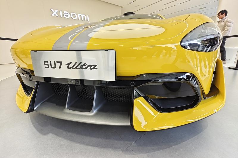 从硬实力看，小米很能打。SU7 Max版性能超强，百公里加速2.78秒，操控接近