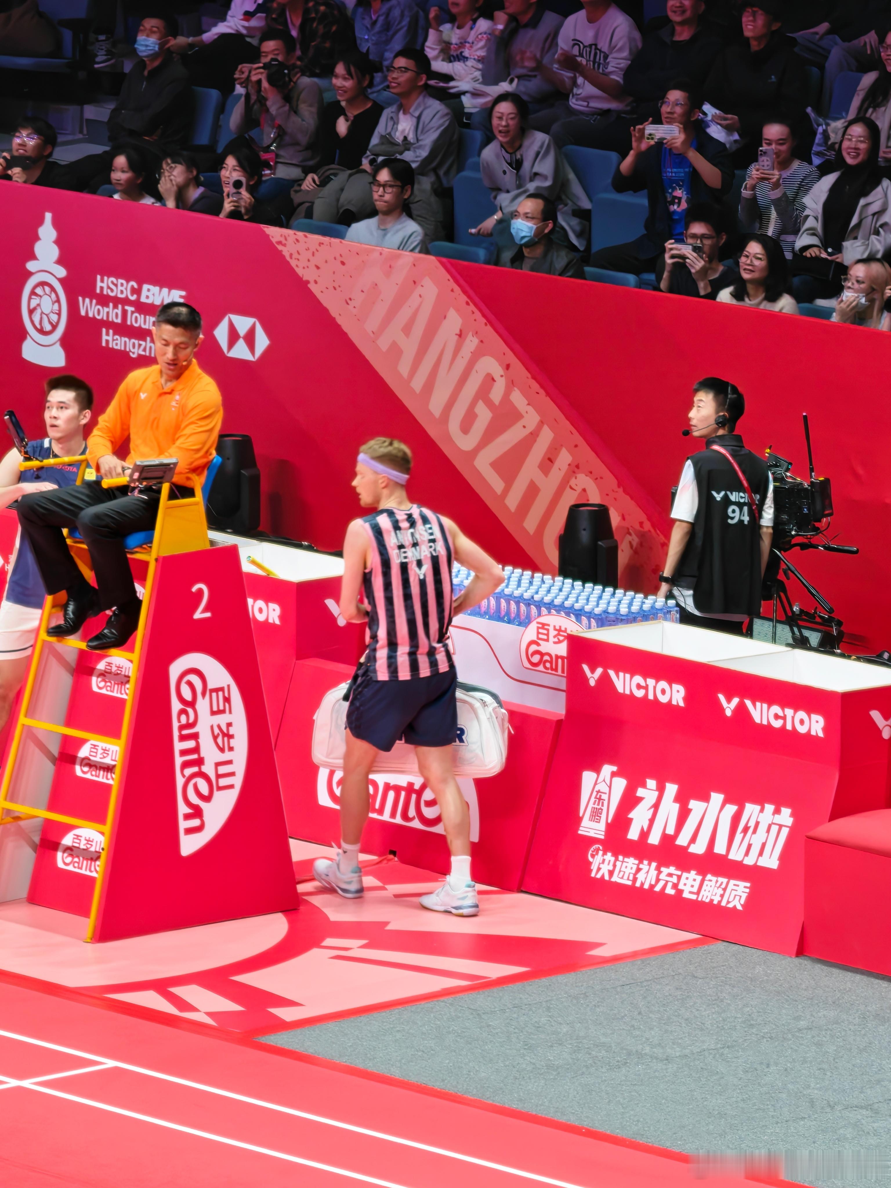 昆拉武特🇹🇭 21-15 🇩🇰安东森决胜杭州胜利在握 2025年世界羽联