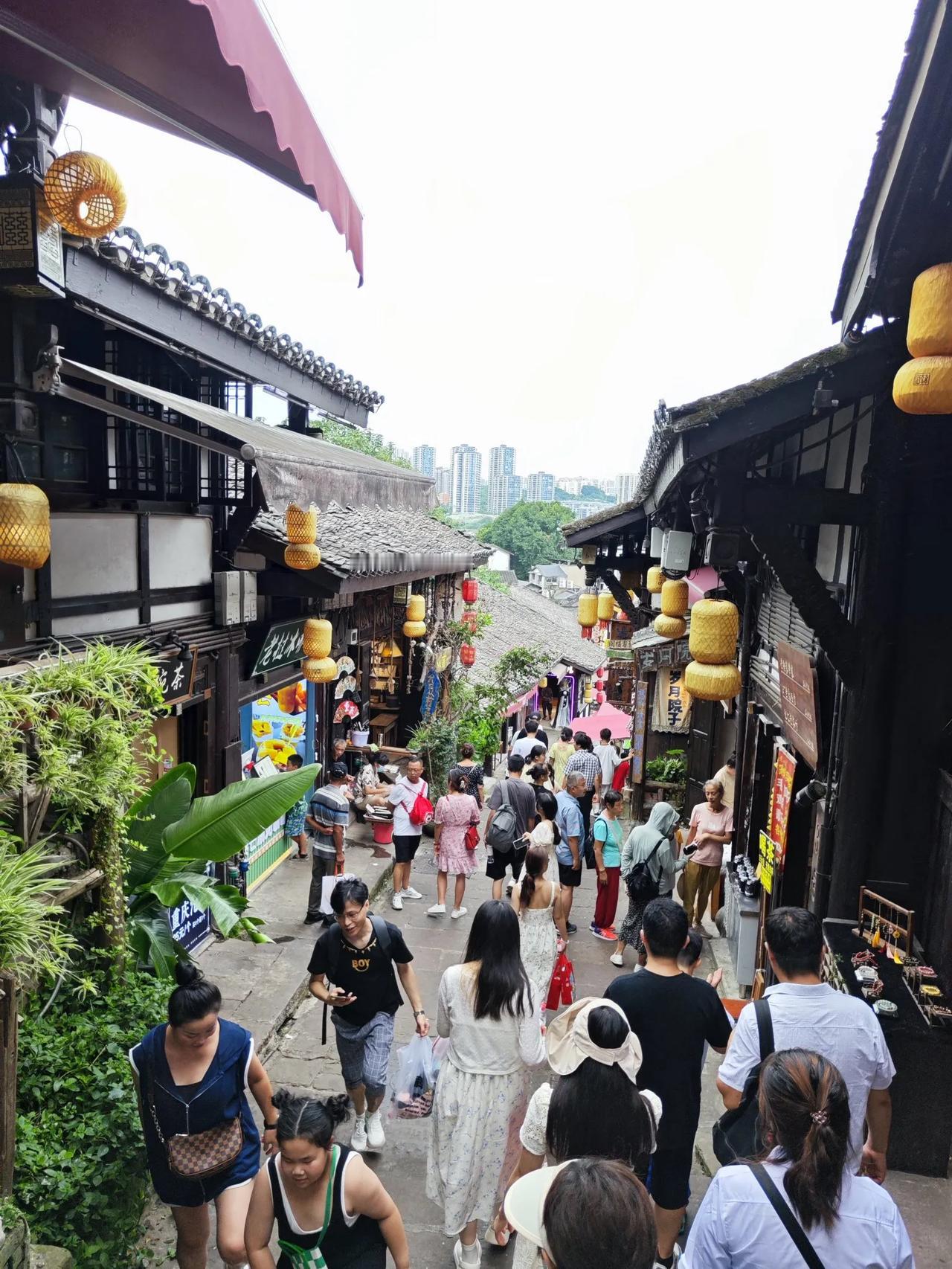 #用镜头记录生活#重庆磁器口打卡。