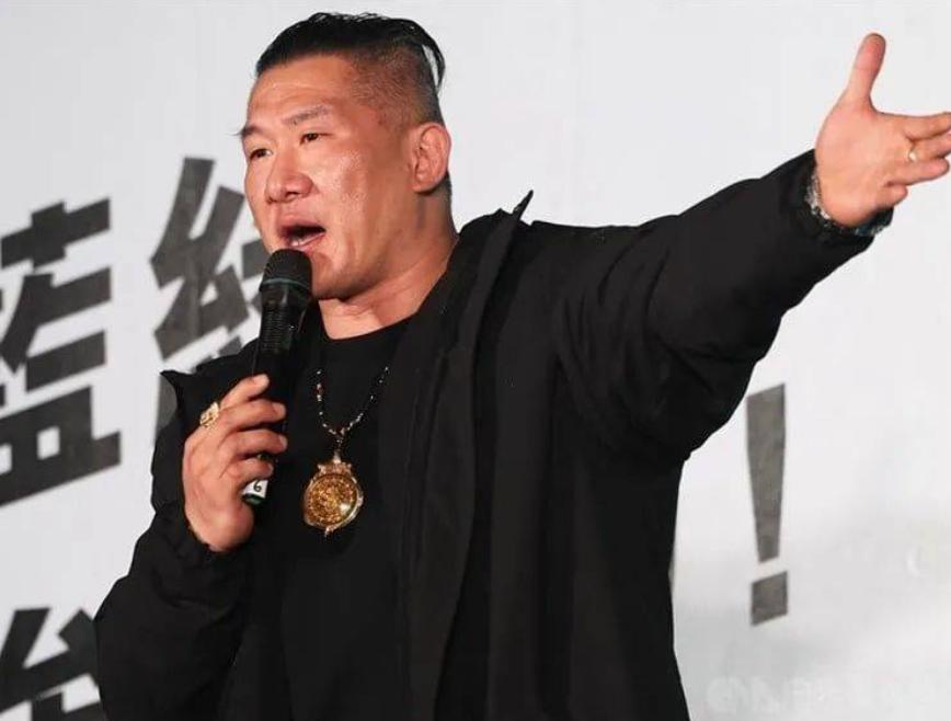 馆长和黄国昌撕破脸！
直言：我自己一个人去大陆！


黄国昌跑到日本跟桌子合影，