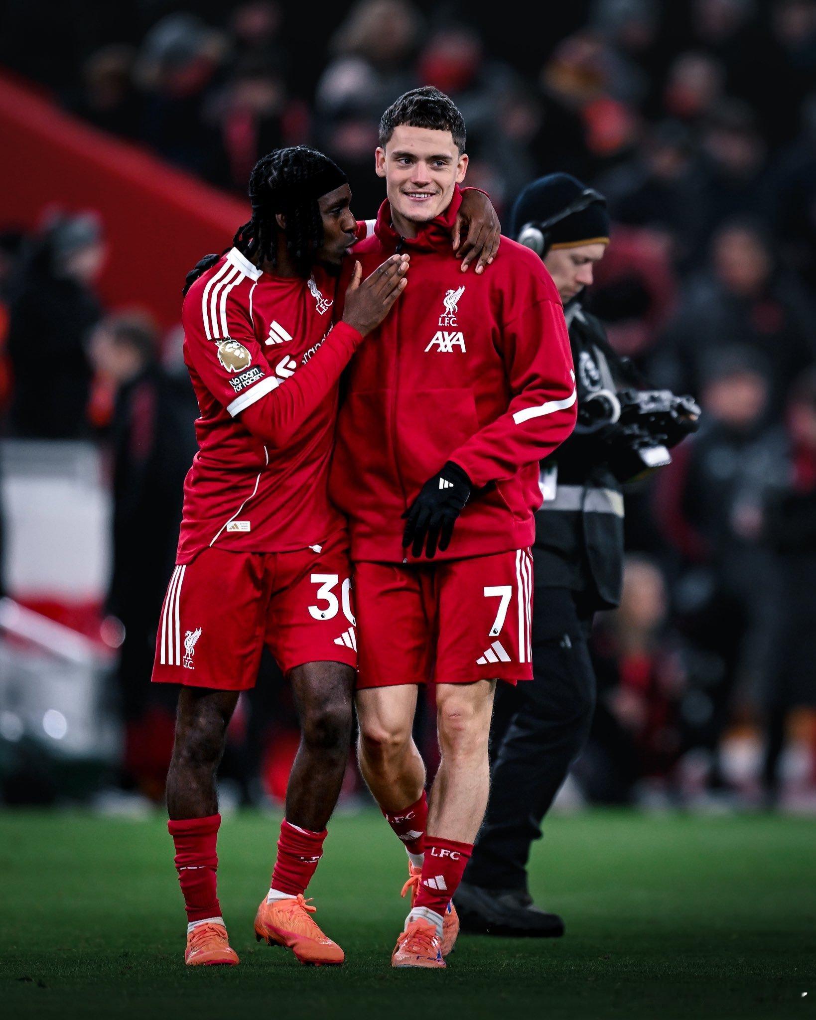 科尔克茨 弗林篷 埃基蒂克 都赛后或者ins和维尔茨互动 快围绕着他变成团宠了 