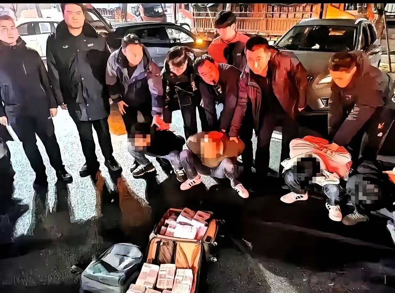 炸毛了！26年全国第一巨额抢劫案在江苏发生！
4个人胆子太大，刚过完年就敢抢19