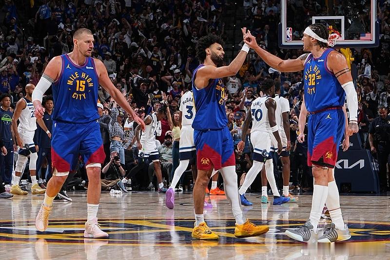 第七组：掘金1-1森林狼在G1轻松击败森林狼后，G2掘金爆冷苦吞逆转，约基奇被戈