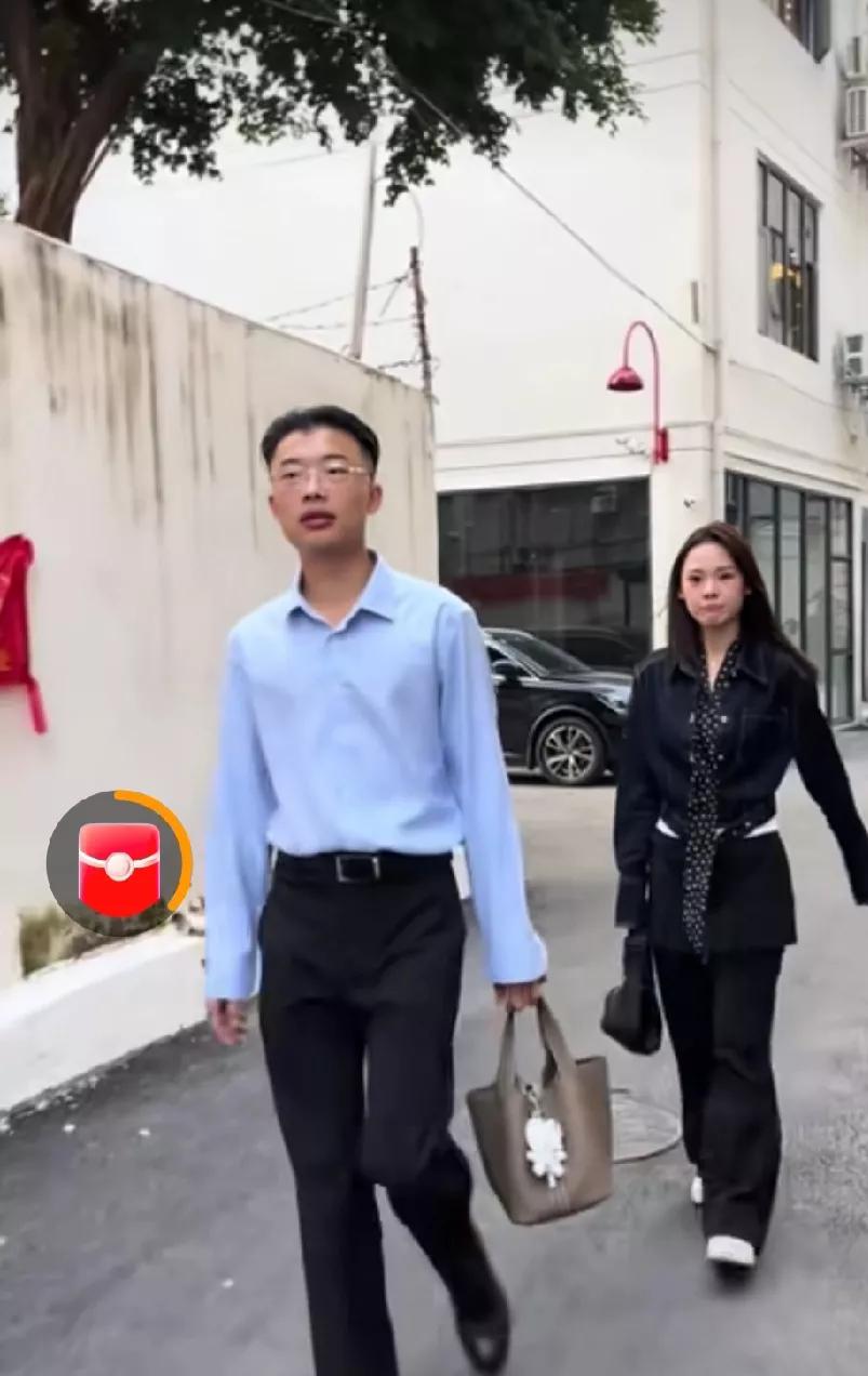 郭有才之所以突然爆红，是因为他的长相以及行为举止有点像