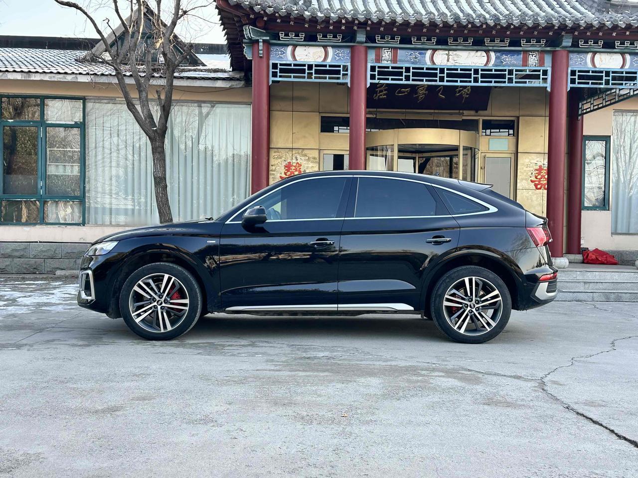 自营车：21款45奥迪Q5LSportback

21款奥迪Q5Lsportba