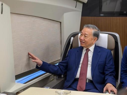 苏林此行一路高铁、一路观察、一路对接合作！继4月14日搭乘复兴号高铁考察雄安新区