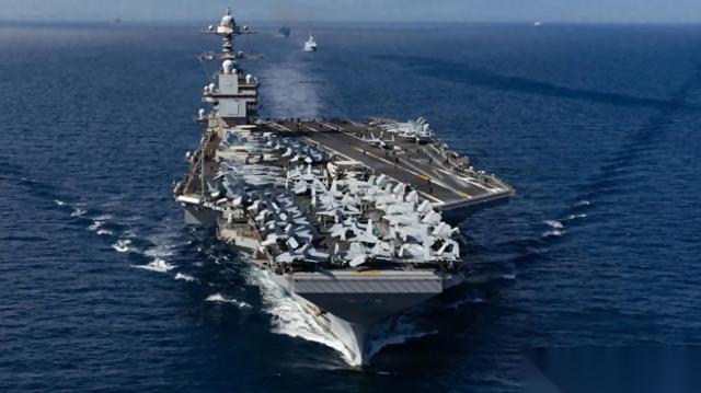 美国中央司令部3月6日放出的现场画面显示，“福特”号航母已经穿过苏伊士运河，进了