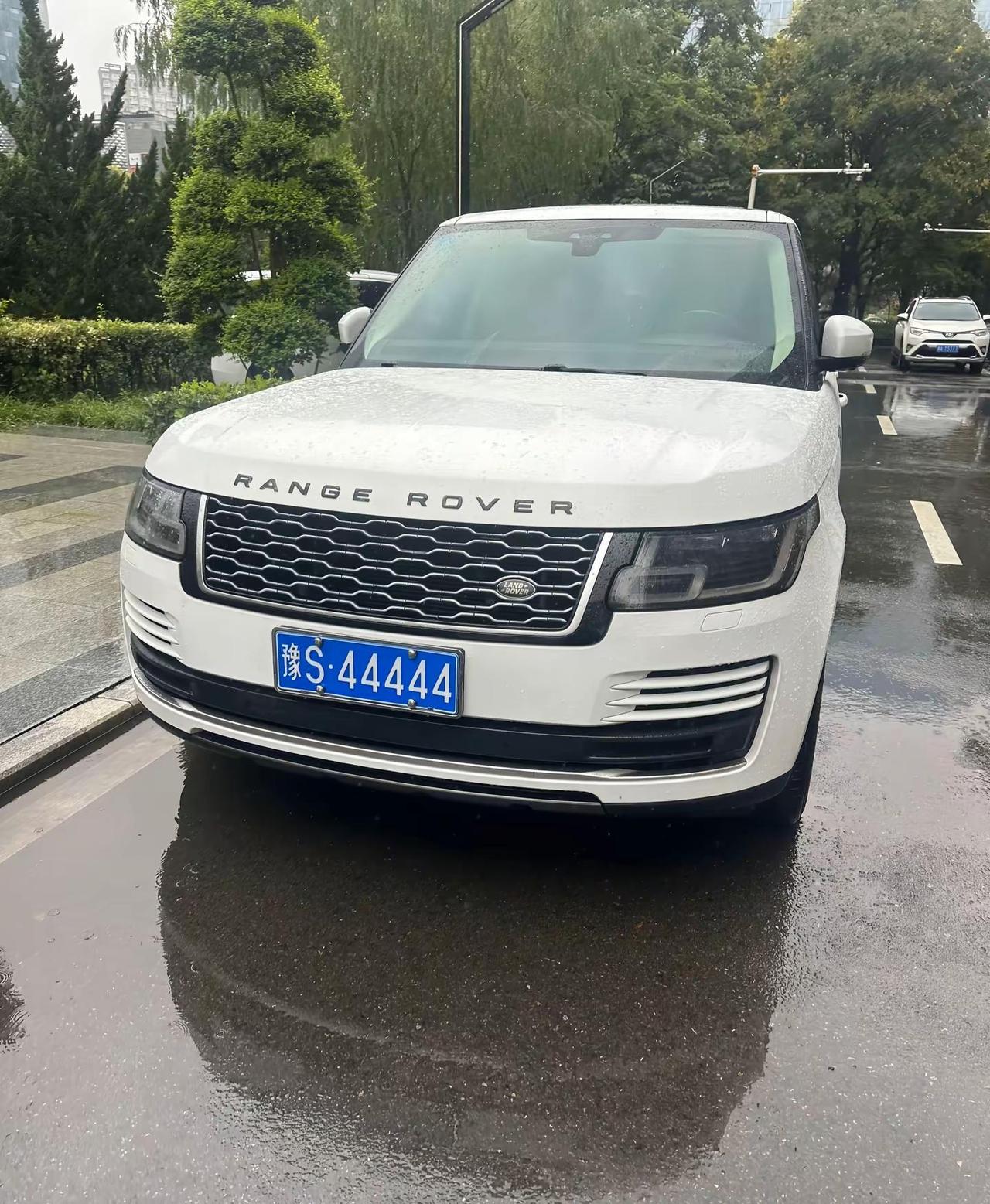 河省豹子五连 四 信阳当地这一块话事人！路虎揽胜 豹子号