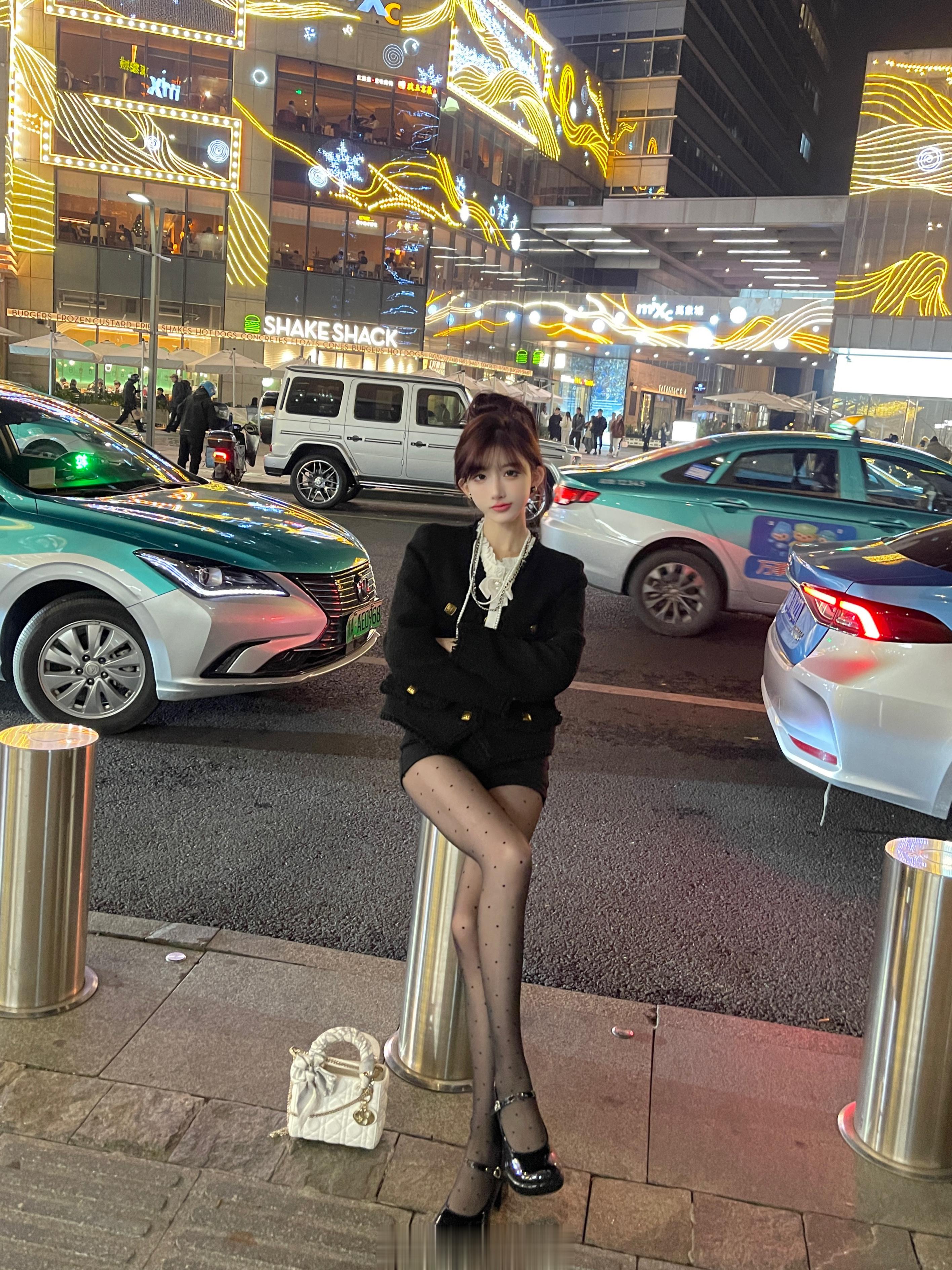 家人们我要不要把刘海养长呀 ​​​