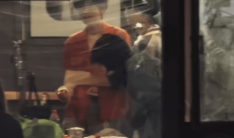 tg原来左奇函把杨博文的手推掉了 