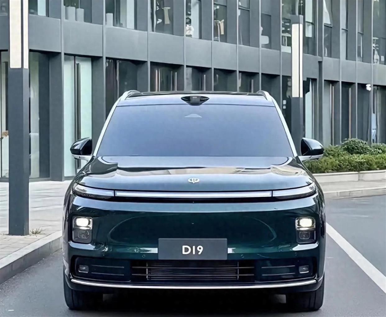 朋友们，你们敢信吗？ 一台车长超过5米2、轴距3米1、标配激光雷达和双腔空气悬架