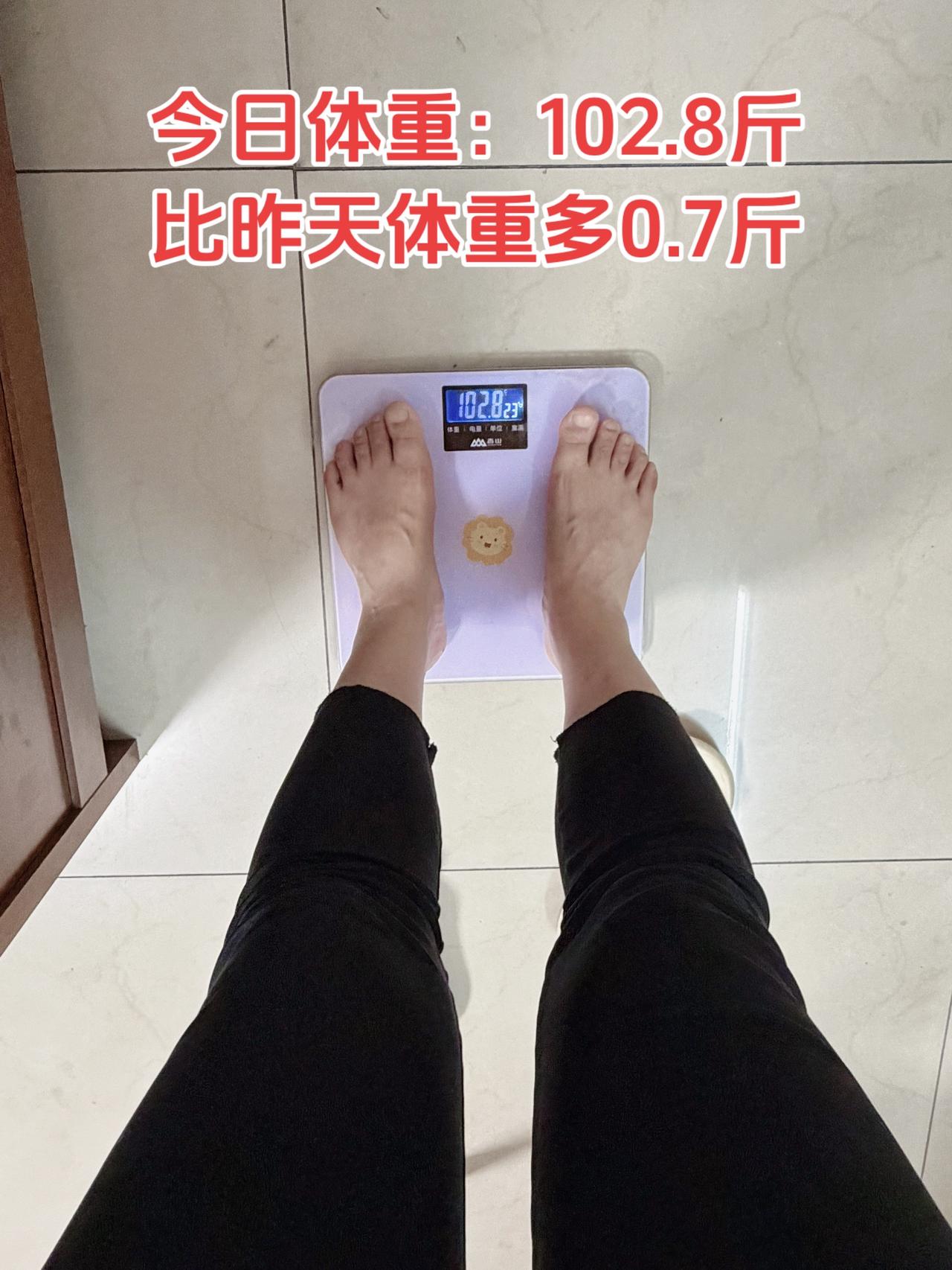 自律减脂健康餐，目标95斤，加油
今日减脂早餐：土豆+鸡蛋+千禧果+牛奶